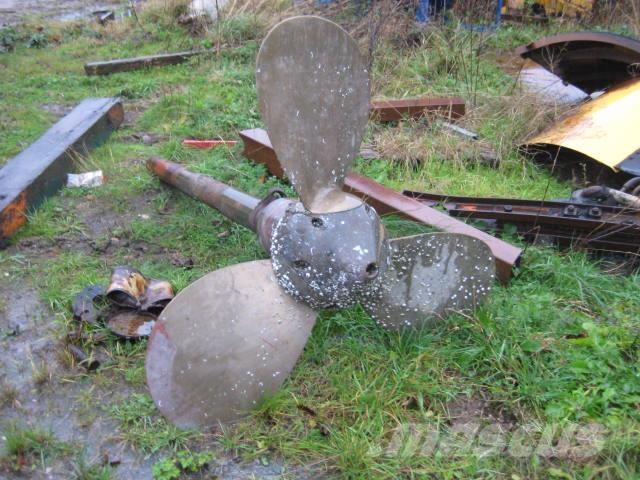  Propel ex. Bonille HM32 Boote / Prahme