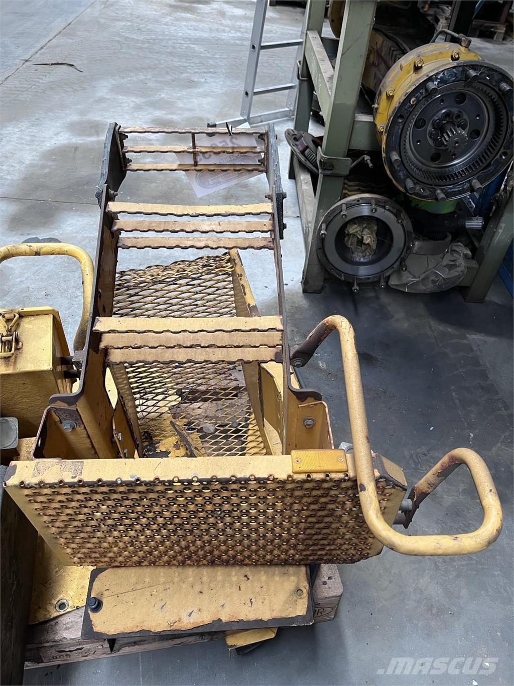  Trappe, Volvo L90E Andere Zubehörteile