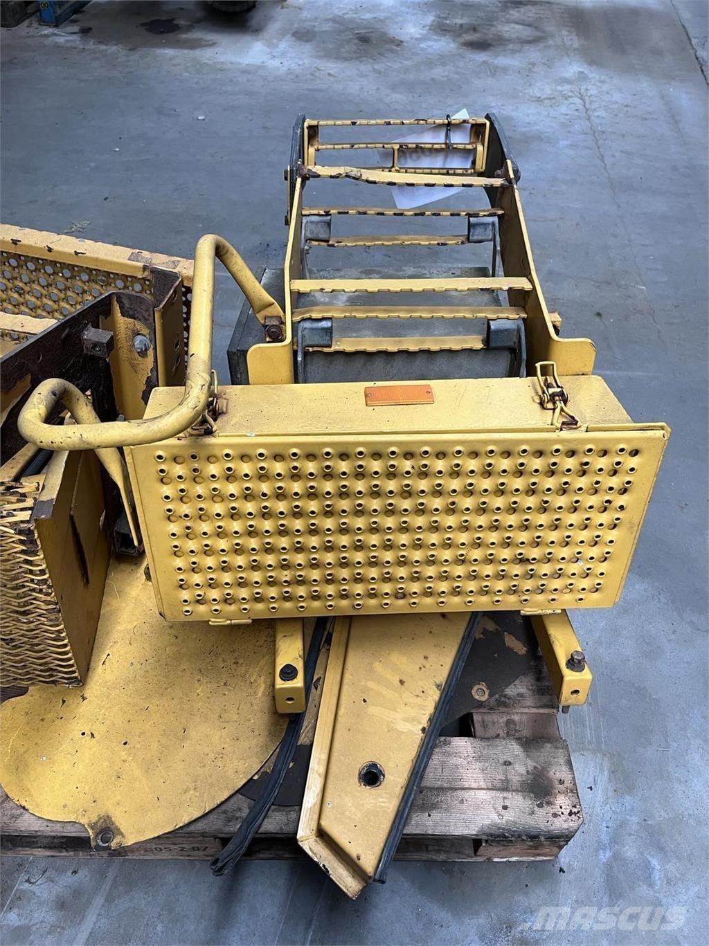  Trappe, Volvo L90E Andere Zubehörteile