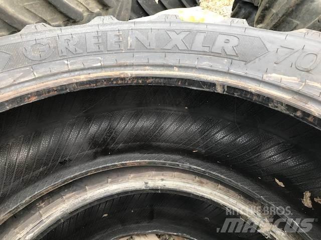  Rear Tyres Reifen