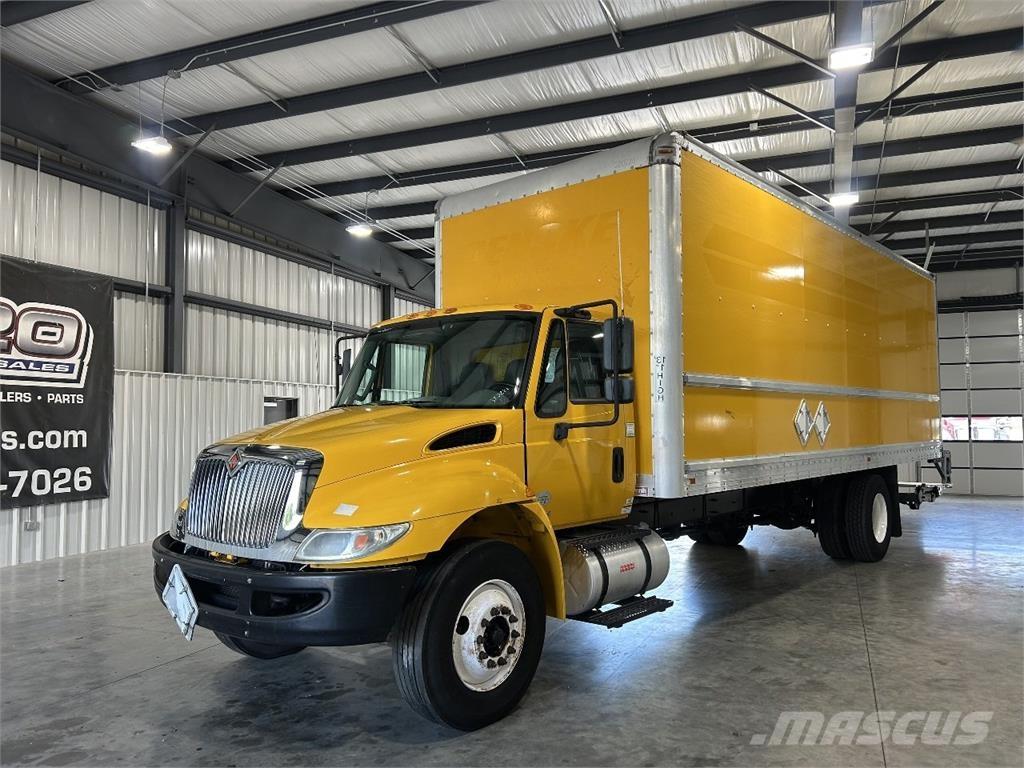 International 4300 Kofferaufbau