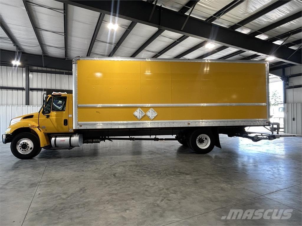 International 4300 Kofferaufbau