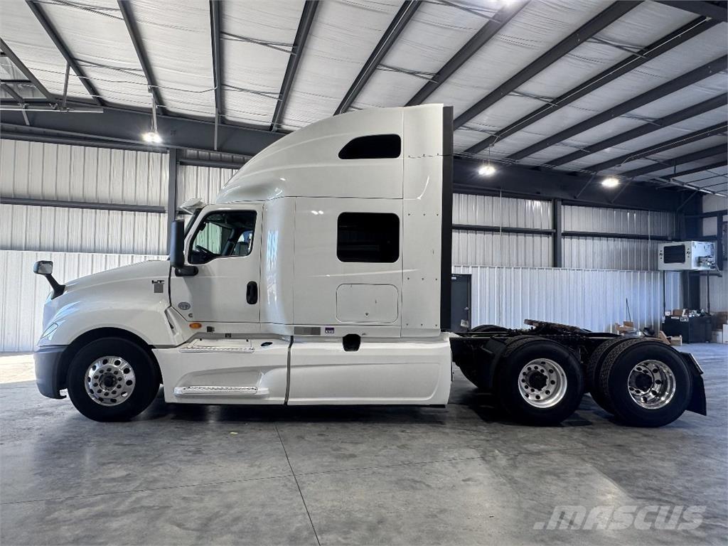 International LT625 Sattelzugmaschinen