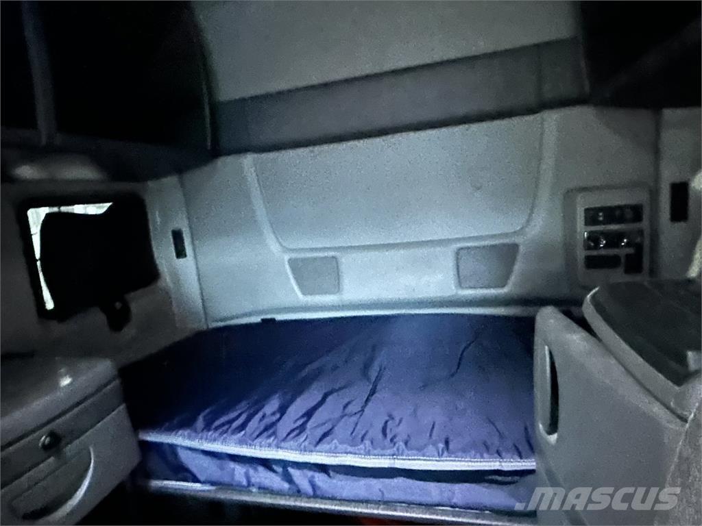 International LT625 Sattelzugmaschinen