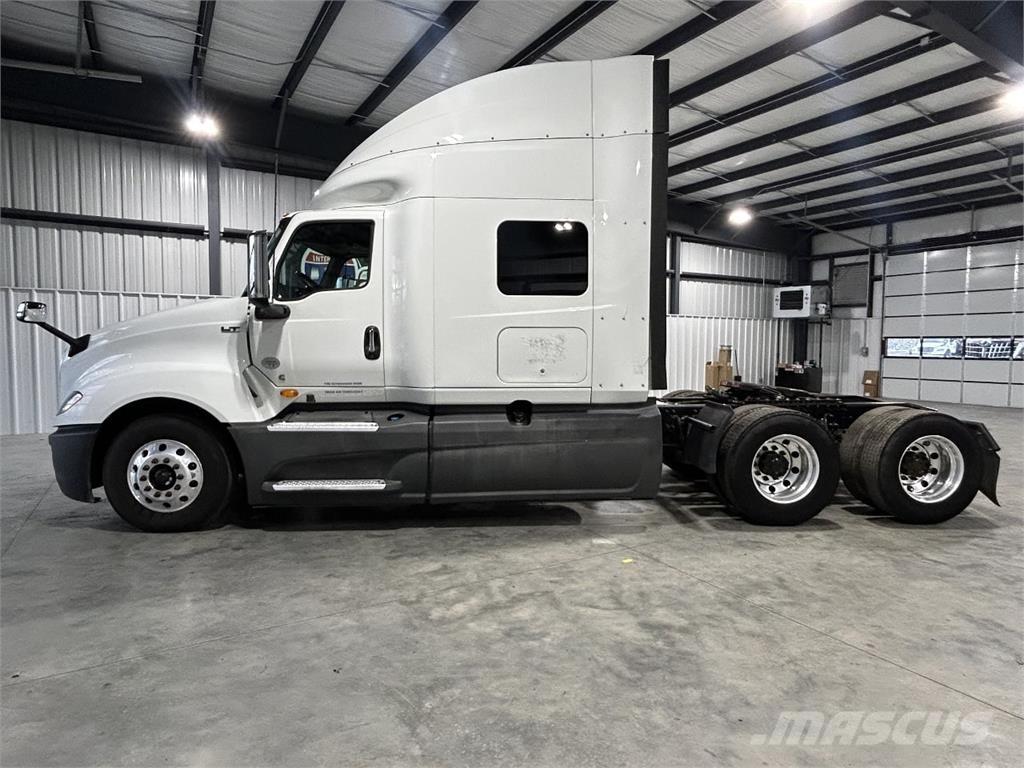 International LT625 Sattelzugmaschinen