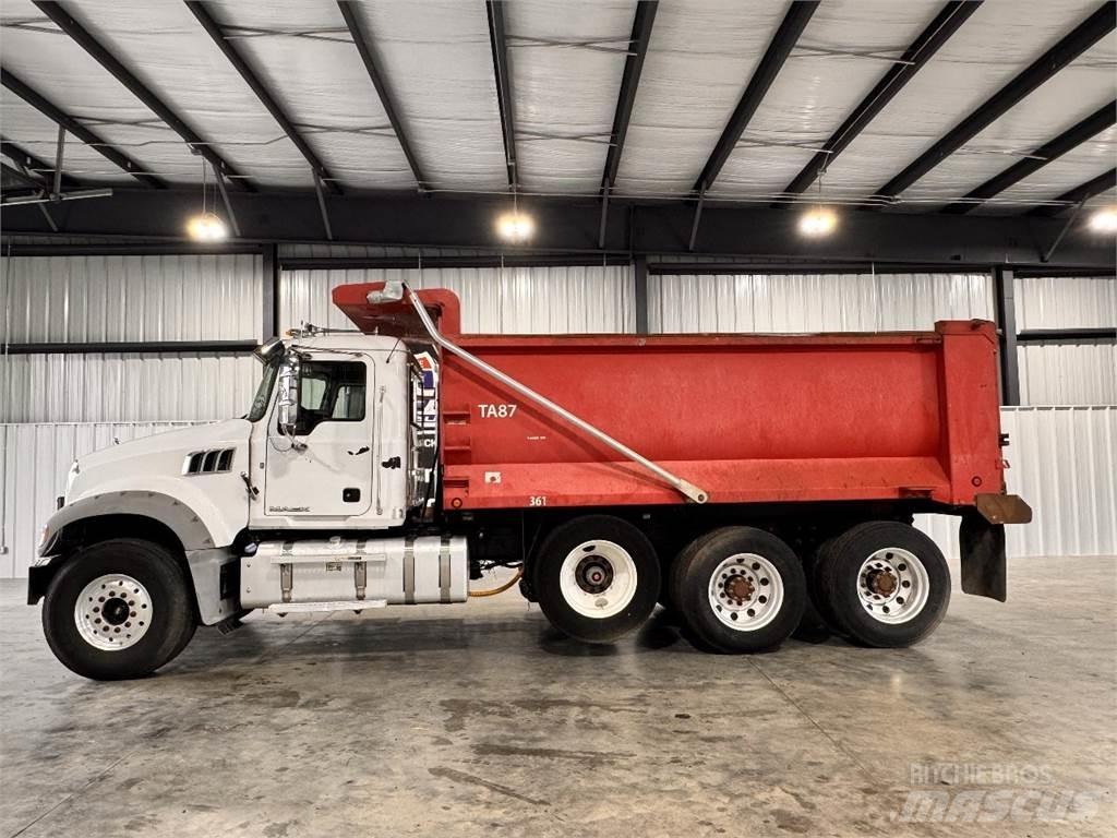 Mack GU713 Kipper