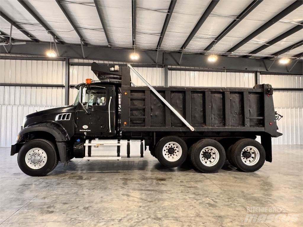 Mack GU713 Kipper