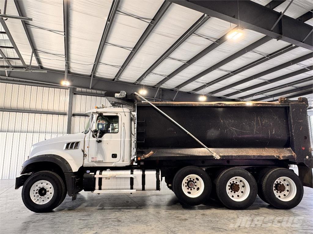 Mack GU713 Kipper