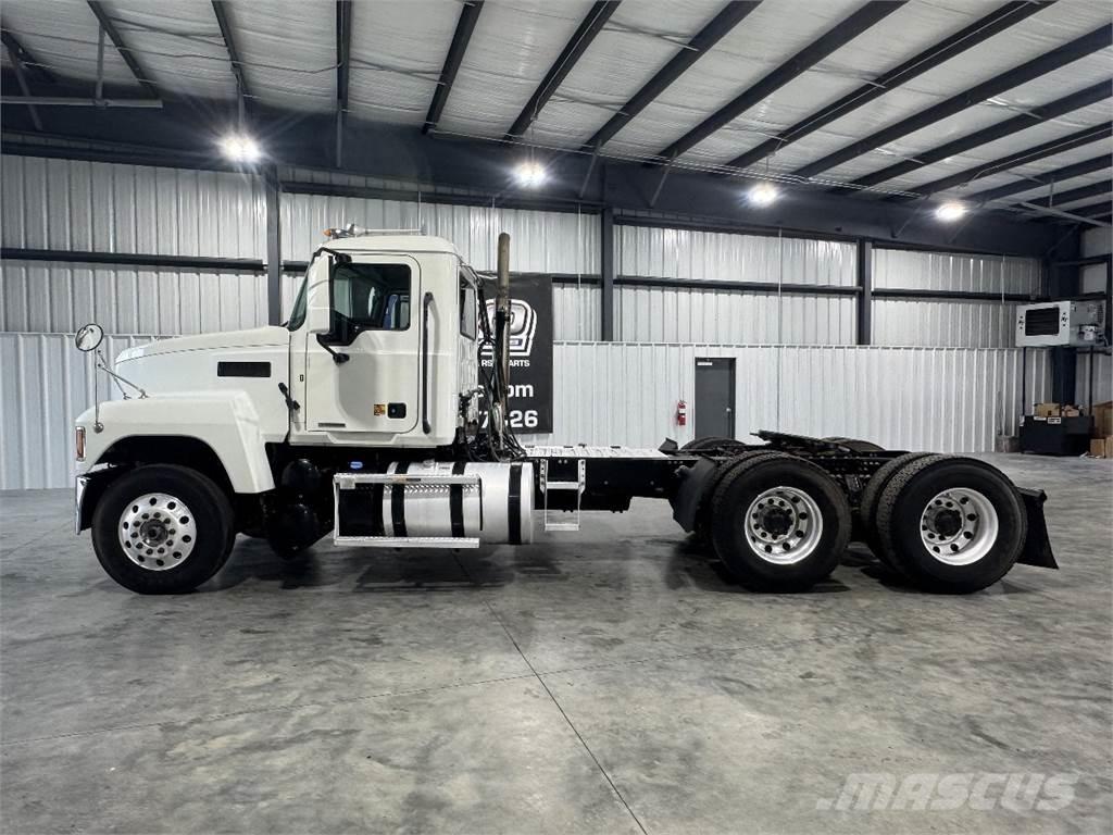 Mack Pinnacle Tractor Units