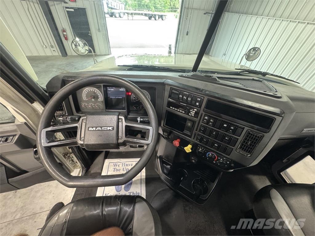 Mack Pinnacle Sattelzugmaschinen