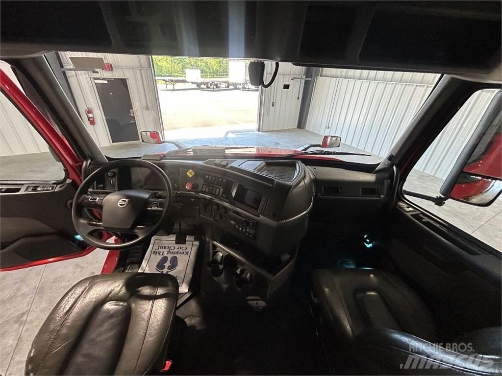 Volvo VNL64T740 Sattelzugmaschinen