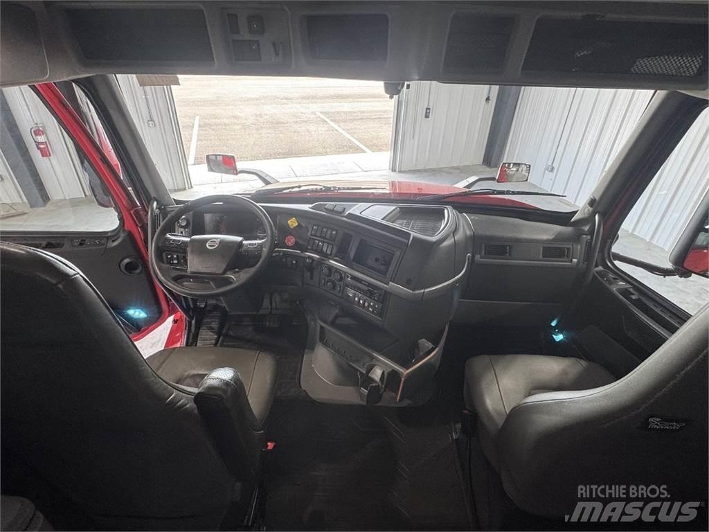 Volvo VNL64T740 Sattelzugmaschinen
