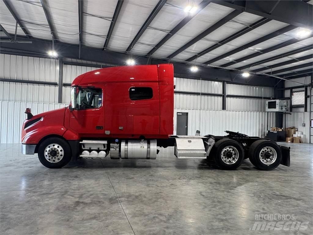 Volvo VNL740 Sattelzugmaschinen
