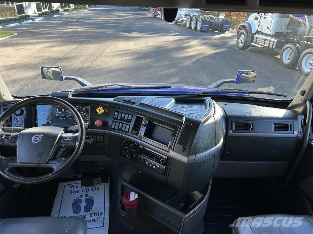 Volvo VNL860 Sattelzugmaschinen