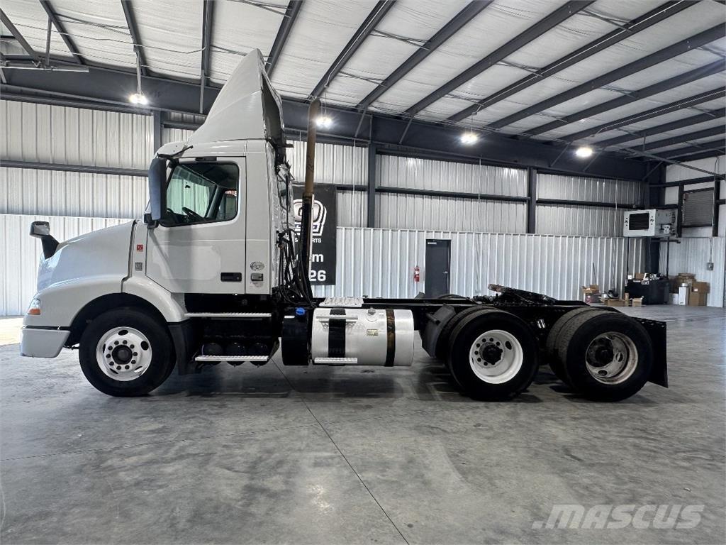 Volvo VNM Sattelzugmaschinen