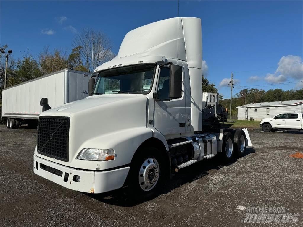 Volvo VNM64T200 Sattelzugmaschinen