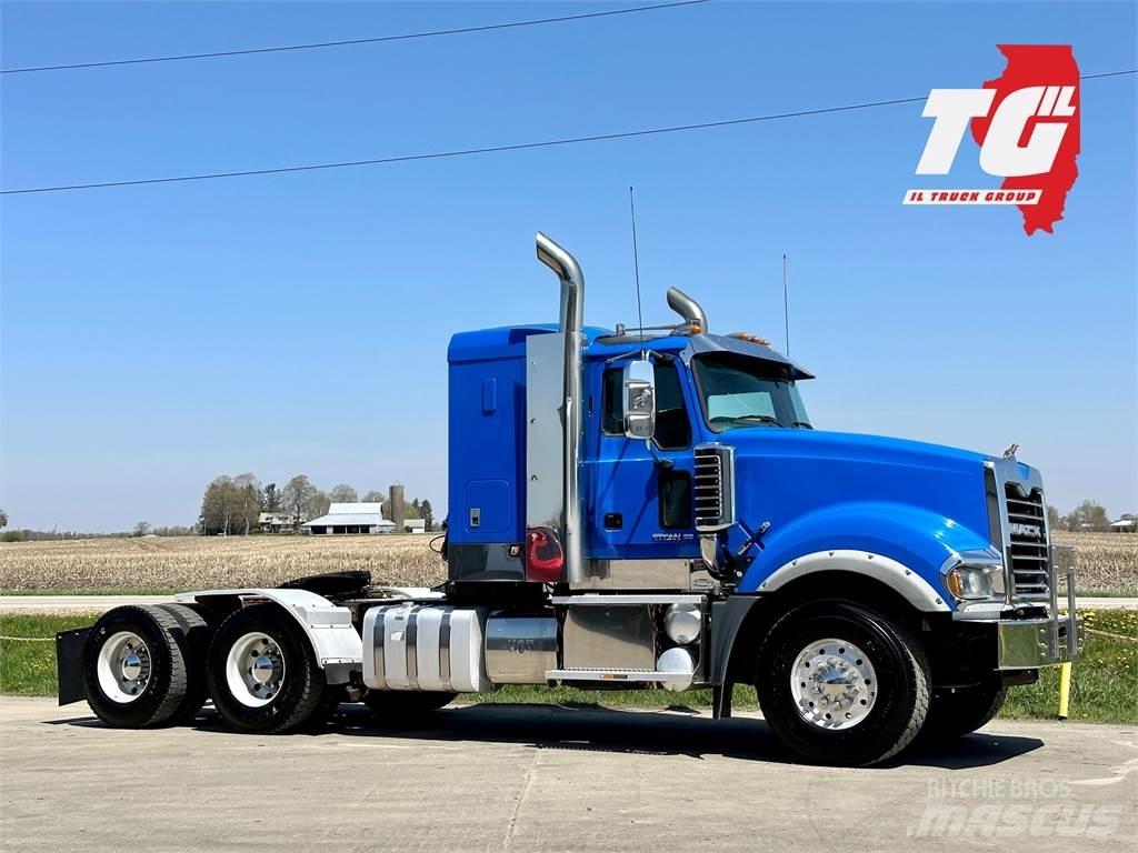 Mack Titan TD713 Sattelzugmaschinen