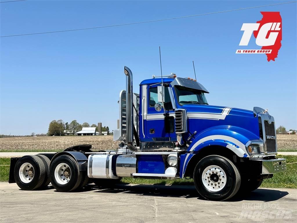 Mack Titan TD713 Sattelzugmaschinen