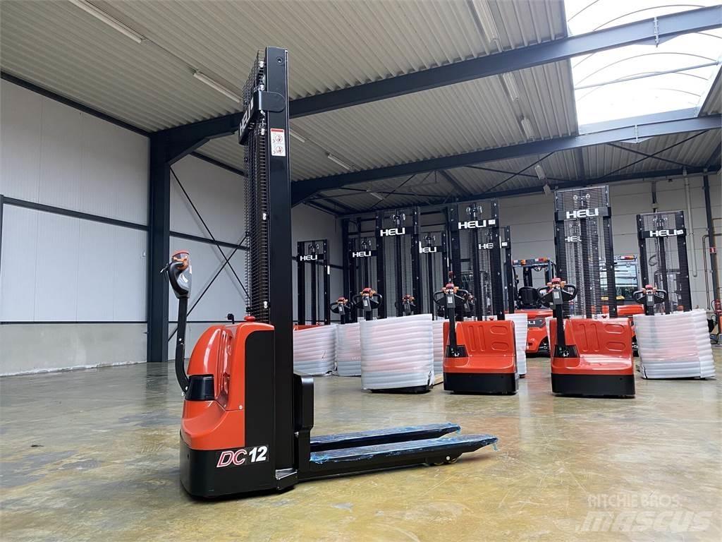 Heli CDD12J Selbstfahrstapler