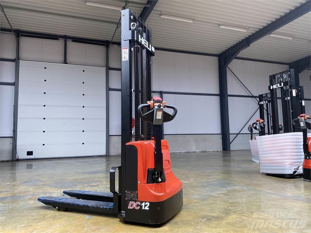 Heli CDD12J Selbstfahrstapler