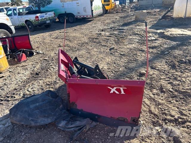 Boss XT Schneeschilde und -pflüge