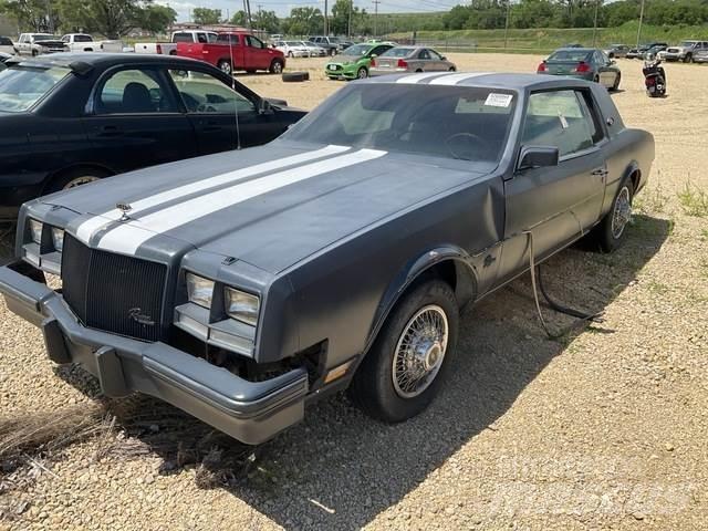 Buick Riviera PKWs