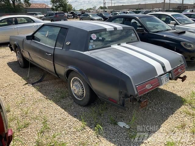 Buick Riviera PKWs