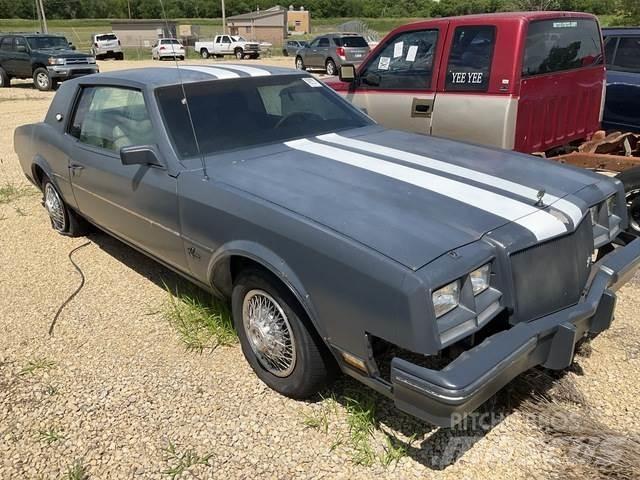 Buick Riviera PKWs
