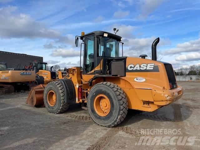 CASE 621E Radlader
