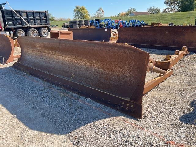 CAT  Planierschilder/Scharen