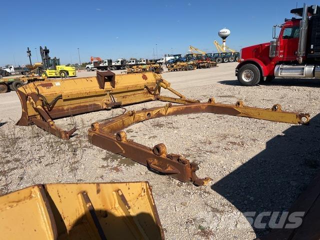 CAT  Planierschilder/Scharen