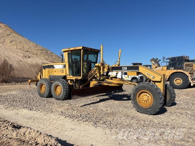 CAT 12H Grader
