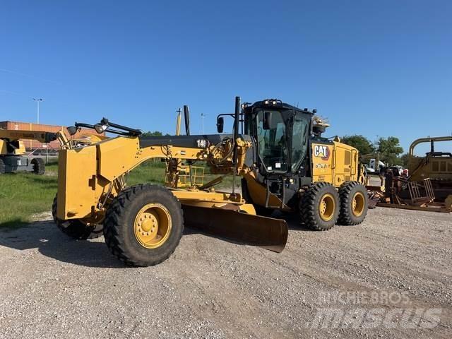 CAT 140 Grader