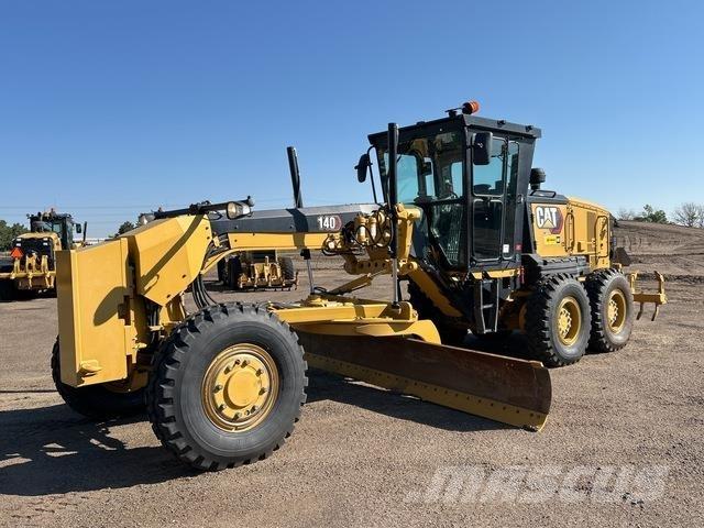CAT 140 Grader