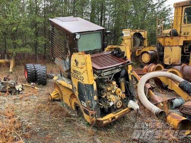CAT 236 Kompaktlader