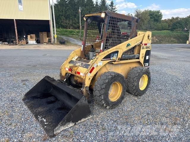 CAT 236 Kompaktlader