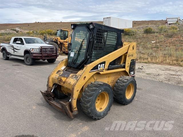 CAT 236 Kompaktlader
