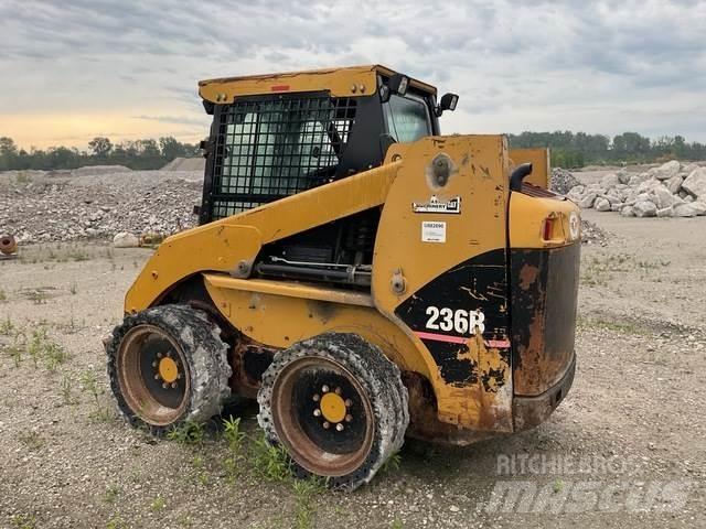 CAT 236B Kompaktlader