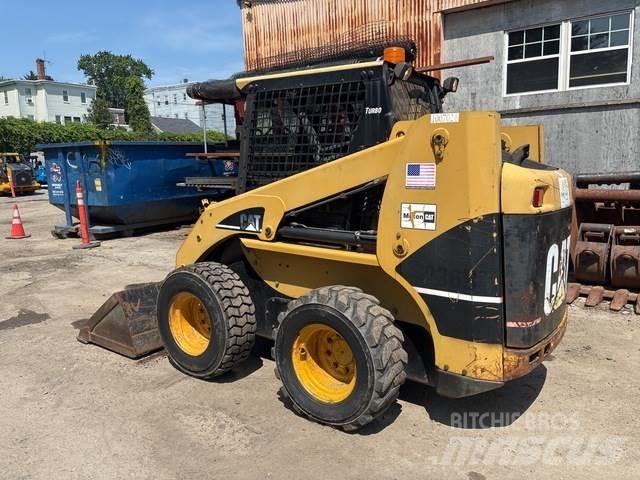 CAT 236B Kompaktlader