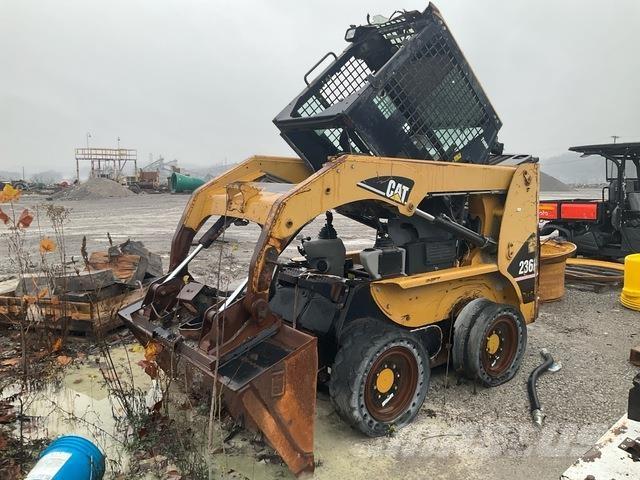 CAT 236B Kompaktlader