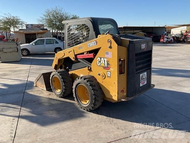 CAT 236D Kompaktlader