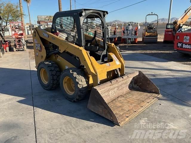 CAT 236D Kompaktlader