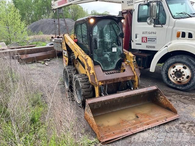 CAT 236D Kompaktlader
