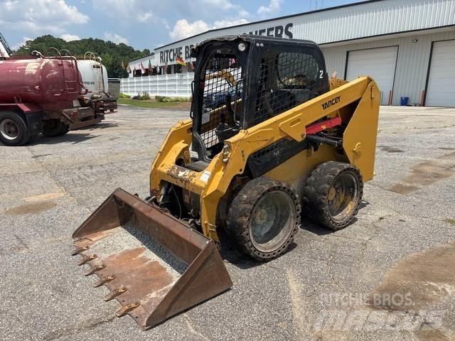 CAT 236D Kompaktlader