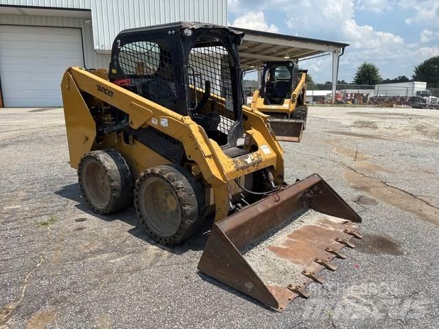 CAT 236D Kompaktlader