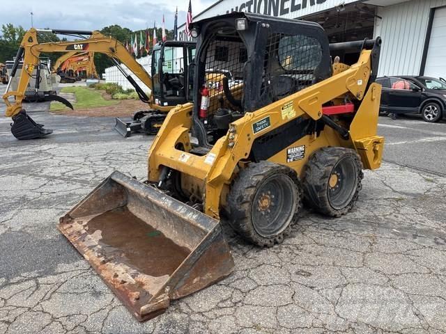CAT 242D Kompaktlader