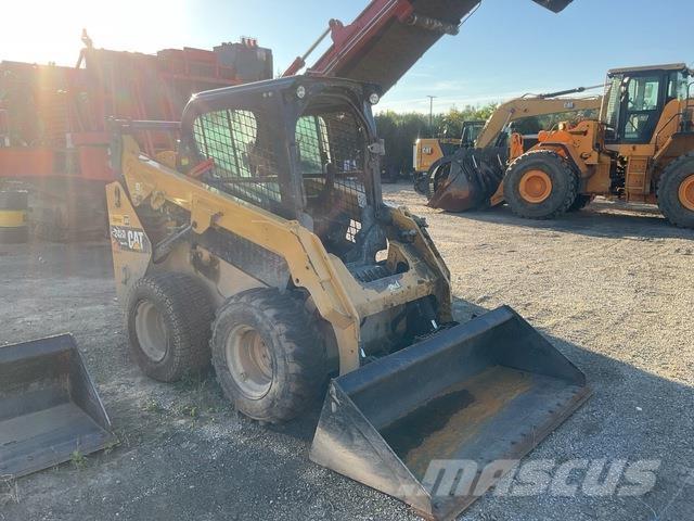CAT 242D Kompaktlader