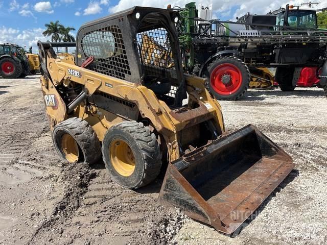 CAT 242D3 Kompaktlader