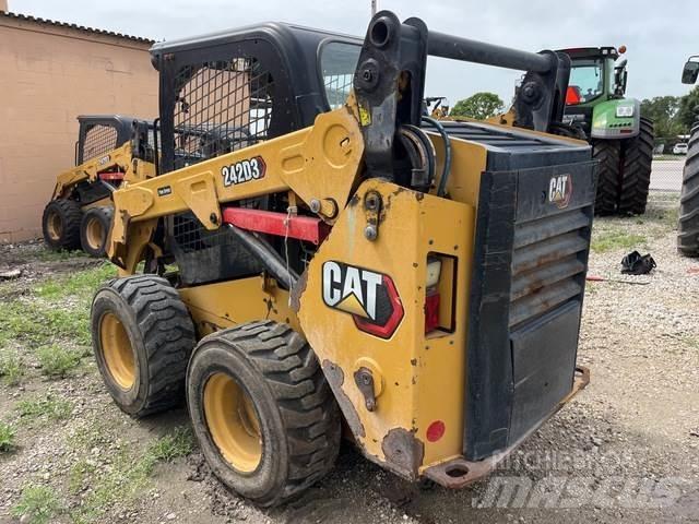 CAT 242D3 Kompaktlader
