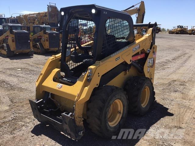 CAT 242D3 Kompaktlader